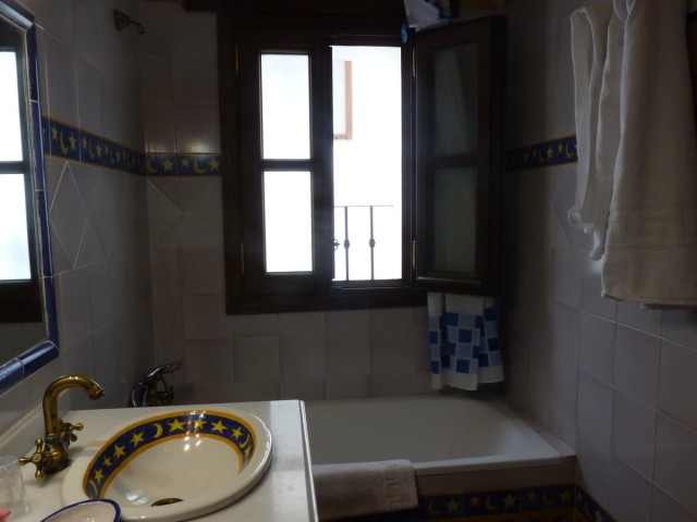 Liikekiinteistö Casares Pueblo