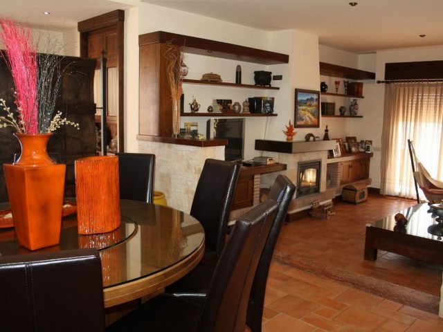 5 Bedrooms Villa in Estepona