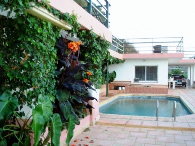 Huvila, Entrerrios, R4380820