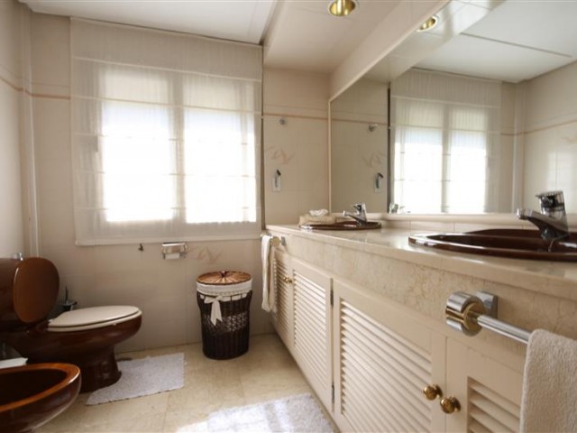 6 Bedrooms Villa in Los Monteros