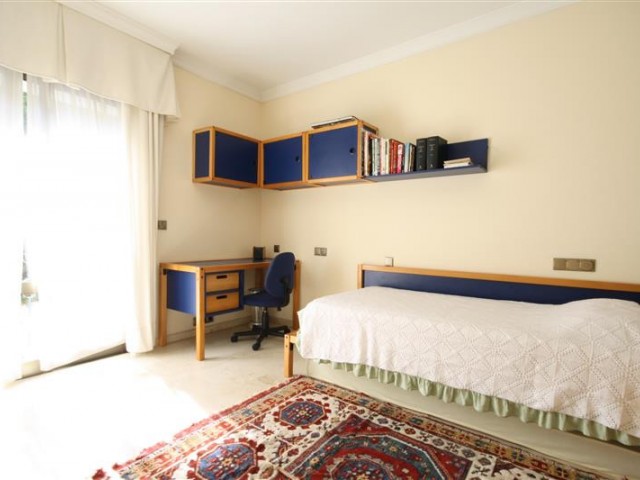 6 Bedrooms Villa in Los Monteros