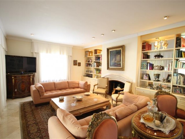 Huvila, Los Monteros, R2043104