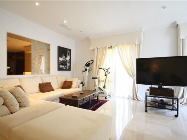 Huvila, Los Monteros, R2043104