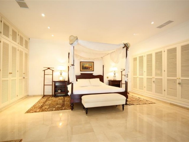 Huvila, Los Monteros, R2043104