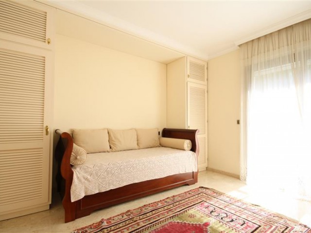 6 Soveroms Villa i Los Monteros