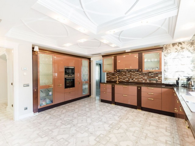 6 Bedrooms Villa in Hacienda Las Chapas