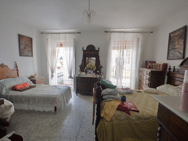 4 Bedrooms Villa in Marbella