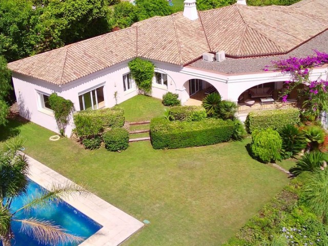 Huvila Sotogrande Alto - R4406350