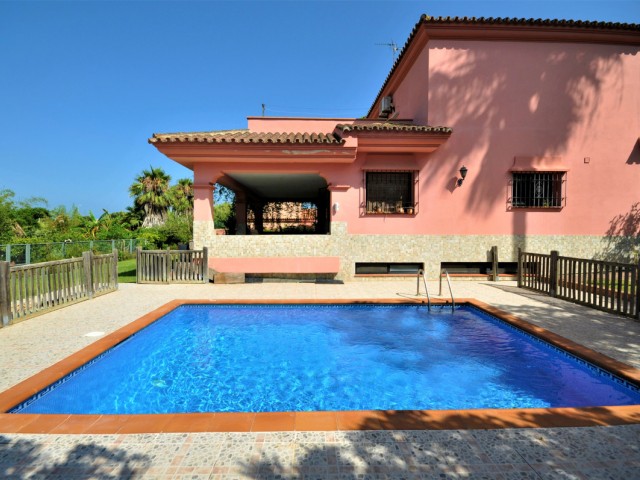 4 Sovrums Villa i Casares Playa