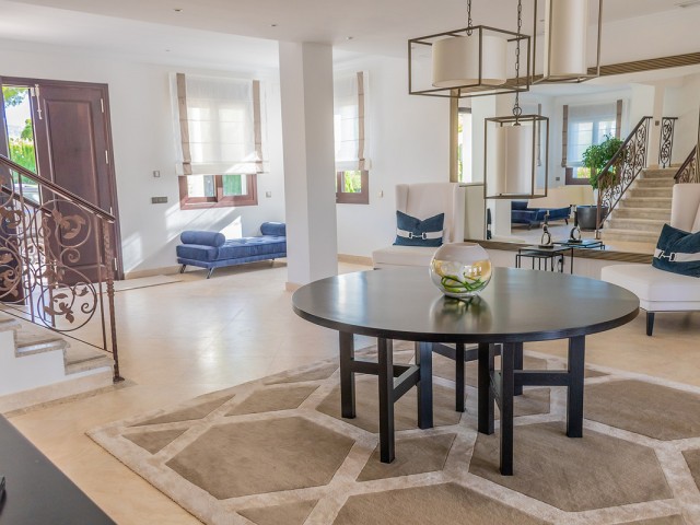 5 Soveroms Villa i Guadalmina Alta