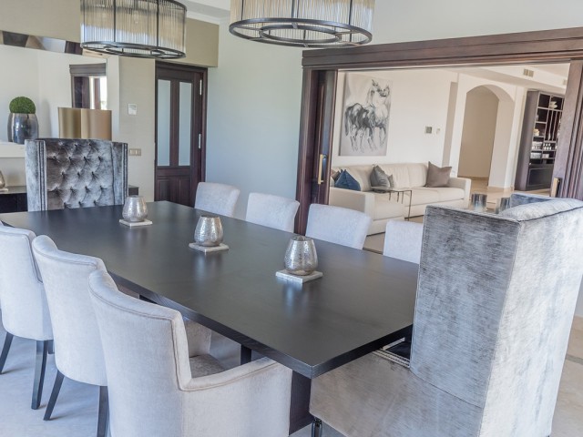 5 Soveroms Villa i Guadalmina Alta