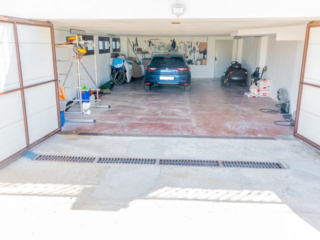5 Soveroms Villa i Guadalmina Alta