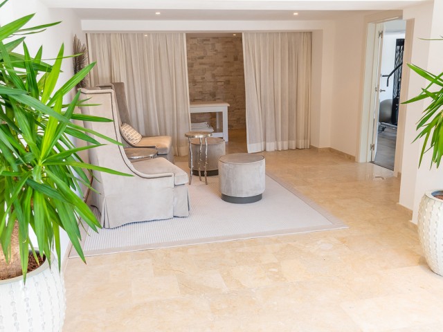5 Soveroms Villa i Guadalmina Alta