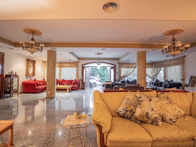 Villa avec 6 Chambres  à Benalmadena Pueblo