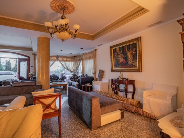 Villa avec 6 Chambres  à Benalmadena Pueblo