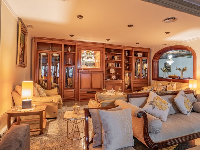 Villa avec 6 Chambres  à Benalmadena Pueblo