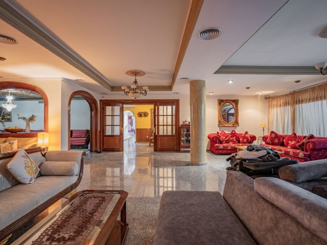 Villa avec 6 Chambres  à Benalmadena Pueblo