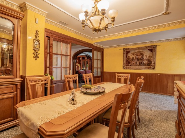Villa avec 6 Chambres  à Benalmadena Pueblo