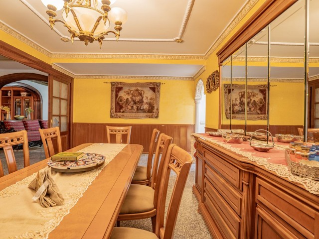 Villa avec 6 Chambres  à Benalmadena Pueblo