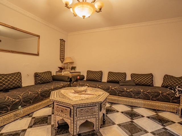 Villa avec 6 Chambres  à Benalmadena Pueblo