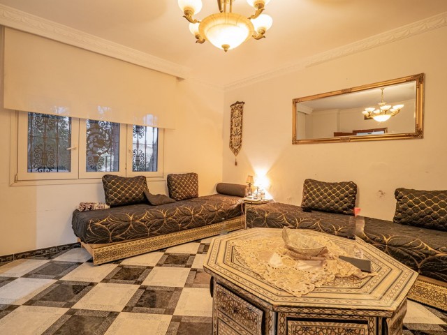 Villa avec 6 Chambres  à Benalmadena Pueblo