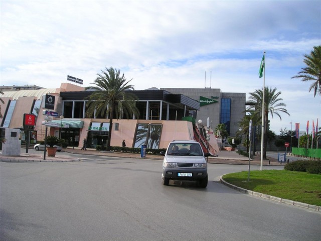 Commercial avec 0 Chambres  à Puerto Banús