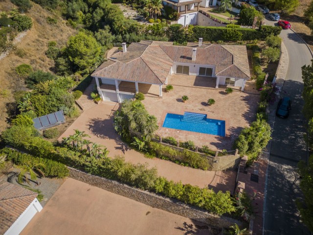 Villa avec 5 Chambres  à Valtocado