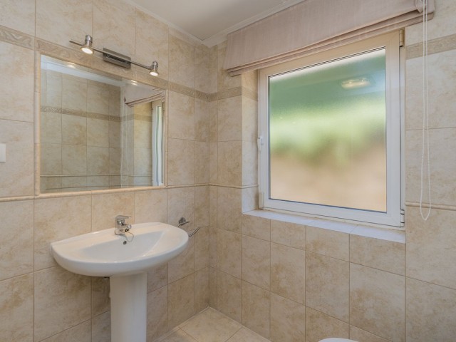 Villa avec 5 Chambres  à Valtocado