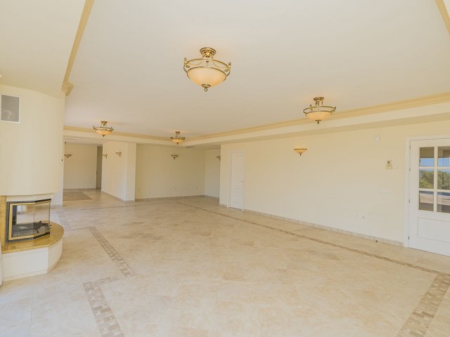 Villa avec 5 Chambres  à Valtocado