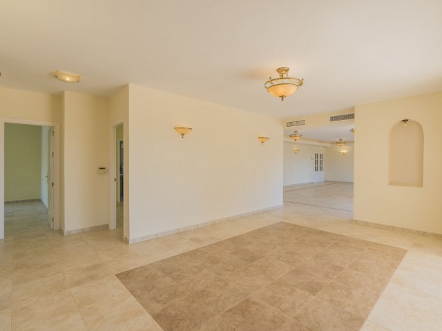 Villa avec 5 Chambres  à Valtocado