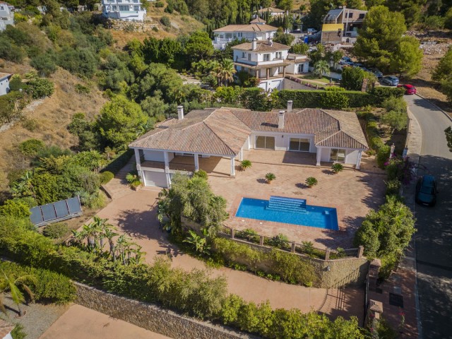 Villa, Valtocado, R3856450