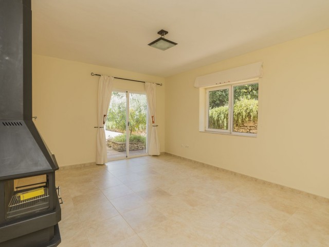 Villa avec 5 Chambres  à Valtocado