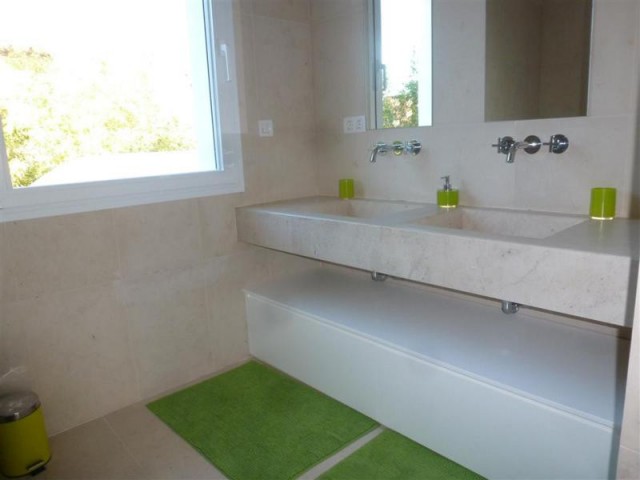 5 Schlafzimmer Villa in Guadalmina Baja