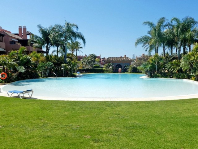 Apartment, Guadalmina Baja, R4688896