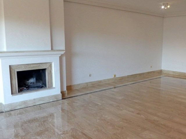 Apartment, Guadalmina Baja, R4688896