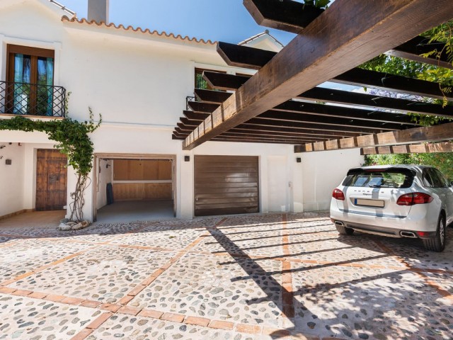 4 Sovrums Villa i Guadalmina Baja