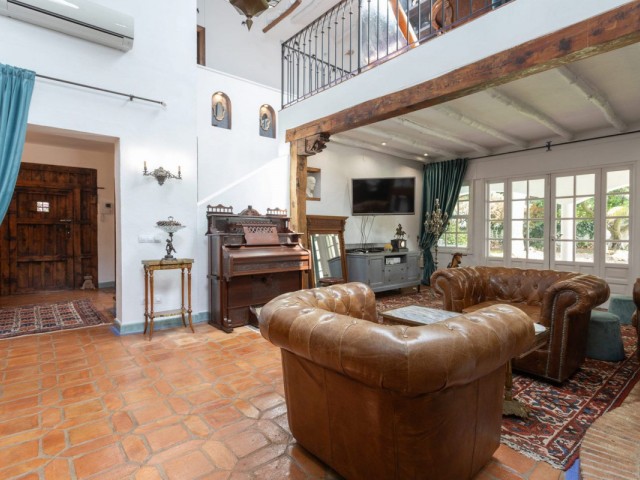 4 Sovrums Villa i Guadalmina Baja