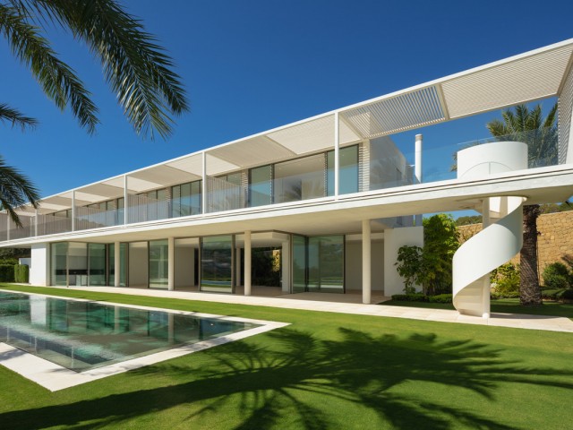 5 Bedrooms Villa in Casares