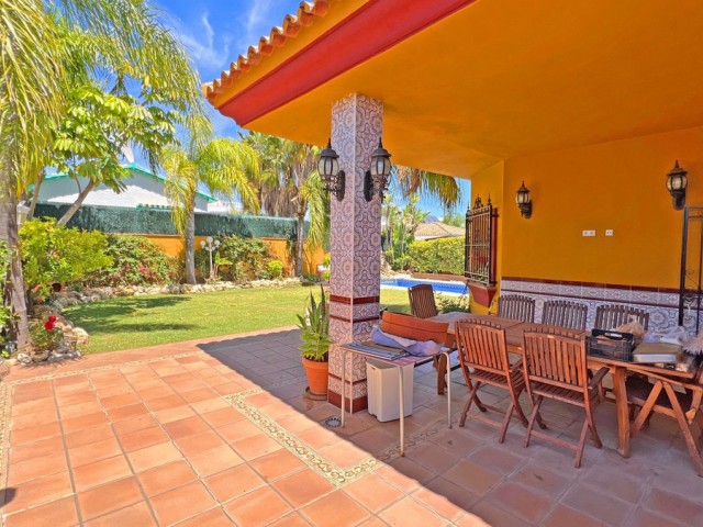 Villa avec 6 Chambres  à Reserva de Marbella
