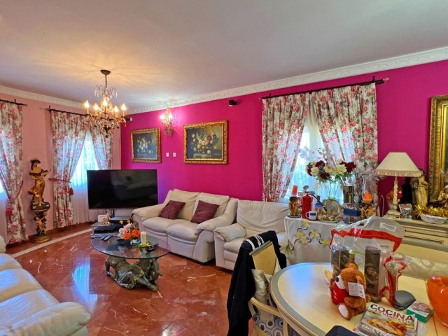 Villa avec 6 Chambres  à Reserva de Marbella
