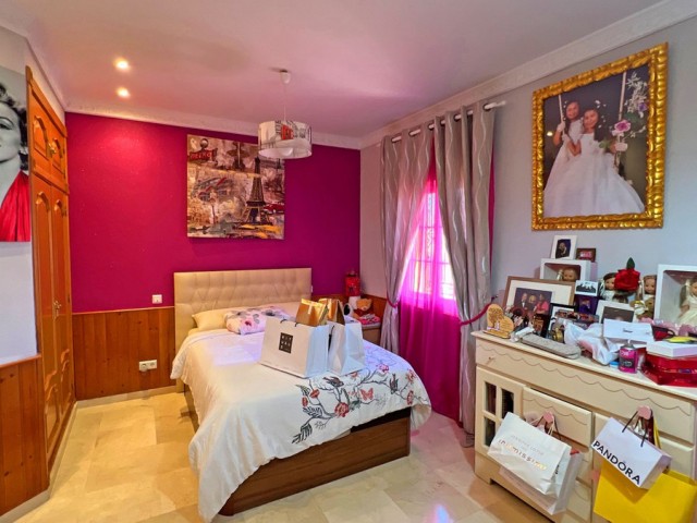 Villa avec 6 Chambres  à Reserva de Marbella