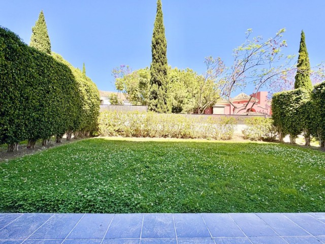 Huoneisto, Los Flamingos, R4745008