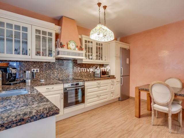 Villa avec 4 Chambres  à Artola