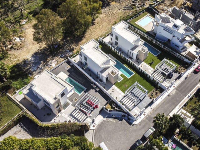 Villa avec 6 Chambres  à New Golden Mile