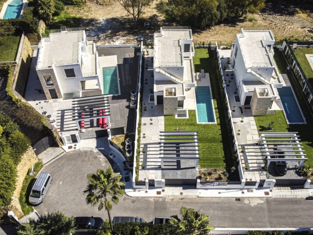 Villa avec 6 Chambres  à New Golden Mile