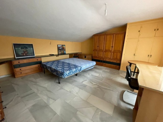 5 Bedrooms Townhouse in Estepona