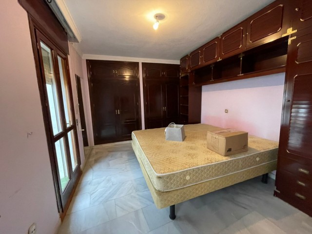 5 Bedrooms Townhouse in Estepona