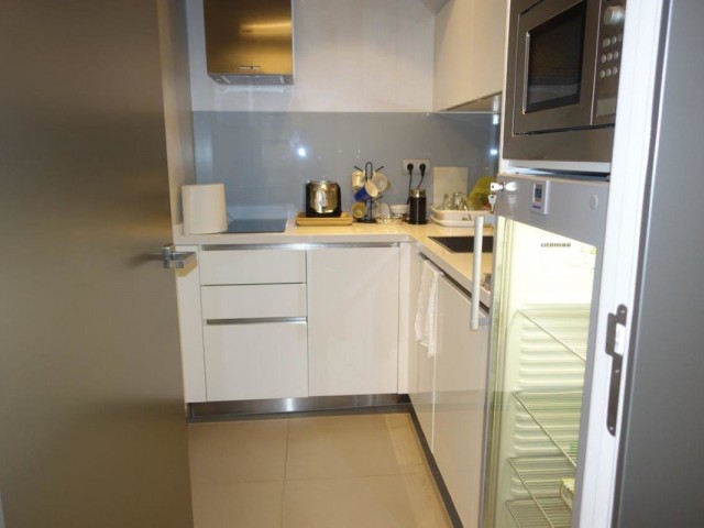 Commercial avec 0 Chambres  à Puerto Banús