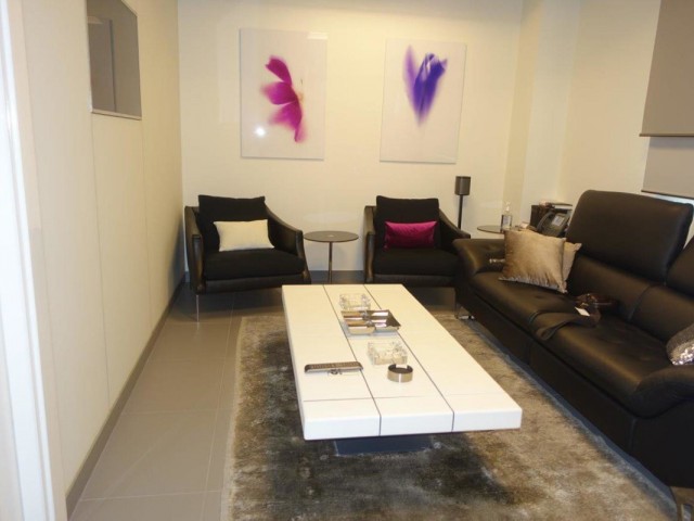Commercial avec 0 Chambres  à Puerto Banús