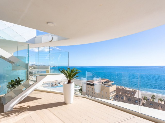 Beachfront Penthouse, Carvajal